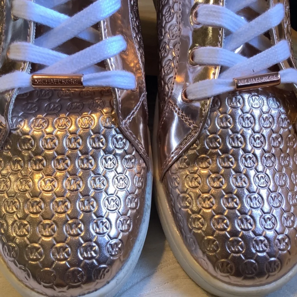 EUC Michael Kors Gold Embossed Ivy Lexie hi top‎ sneakers - Picture 8 of 13